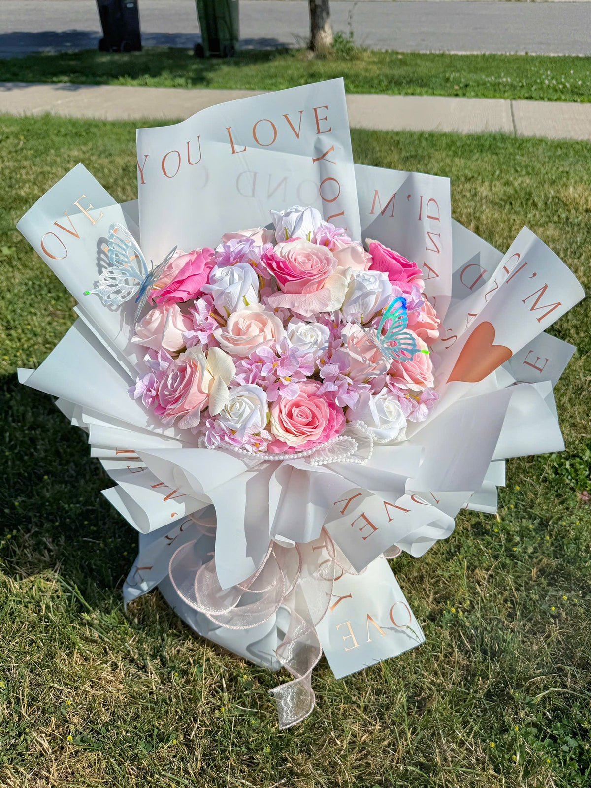 Hoa tone trắng, hồng pastel và hồng sen