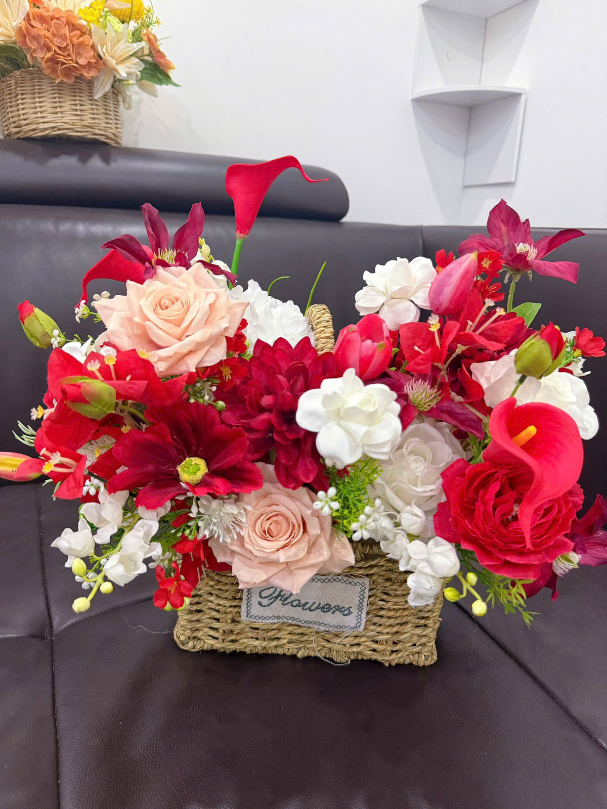 Red & white flower basket ❤️🤍