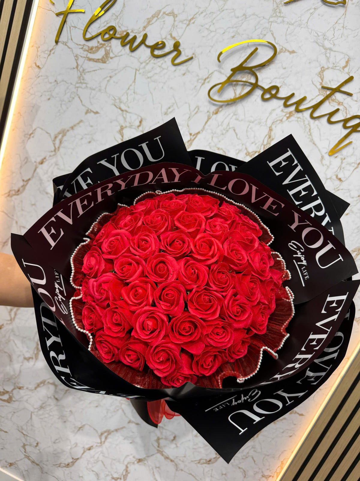 Red soap bouquet R01