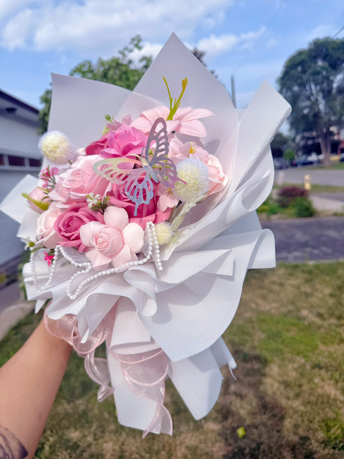Hoa tone hồng từ nhạt tới đậm
