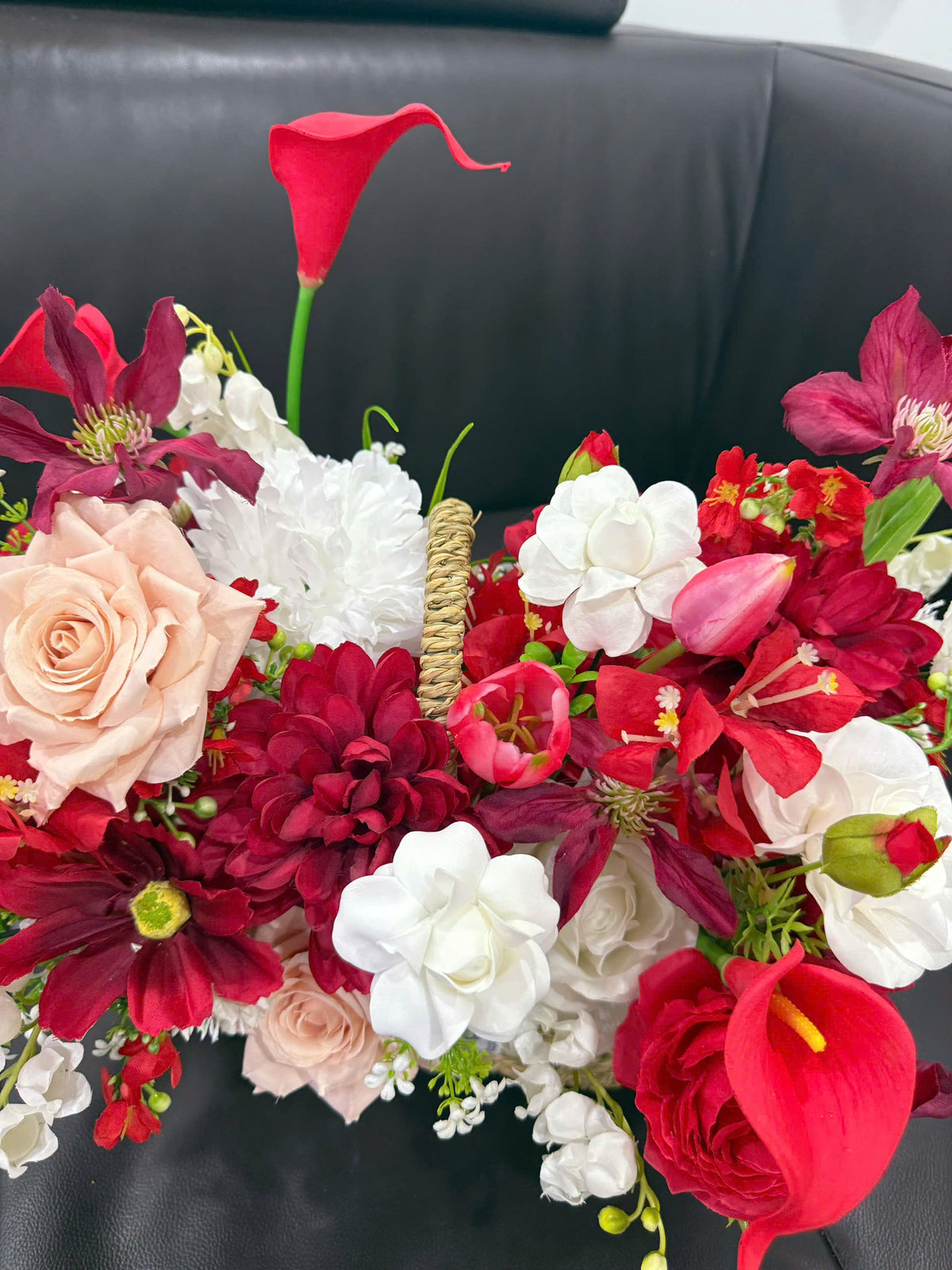 Red & white flower basket ❤️🤍