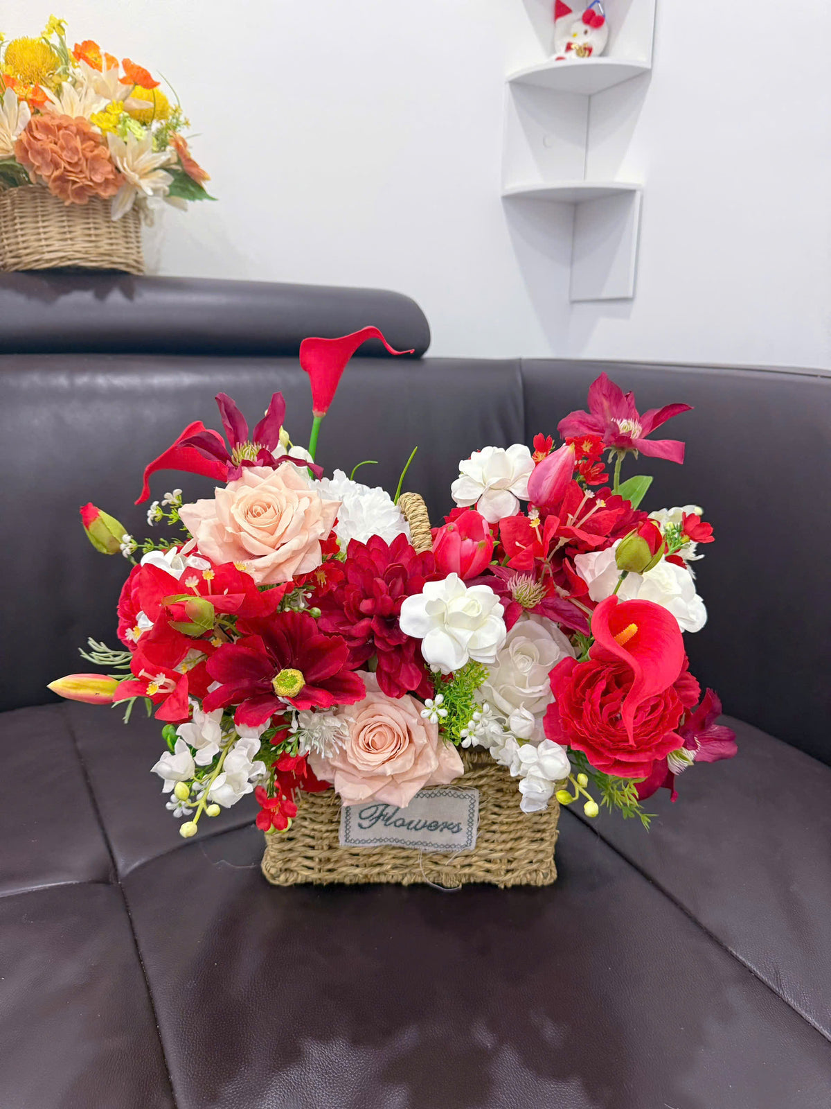 Red & white flower basket ❤️🤍