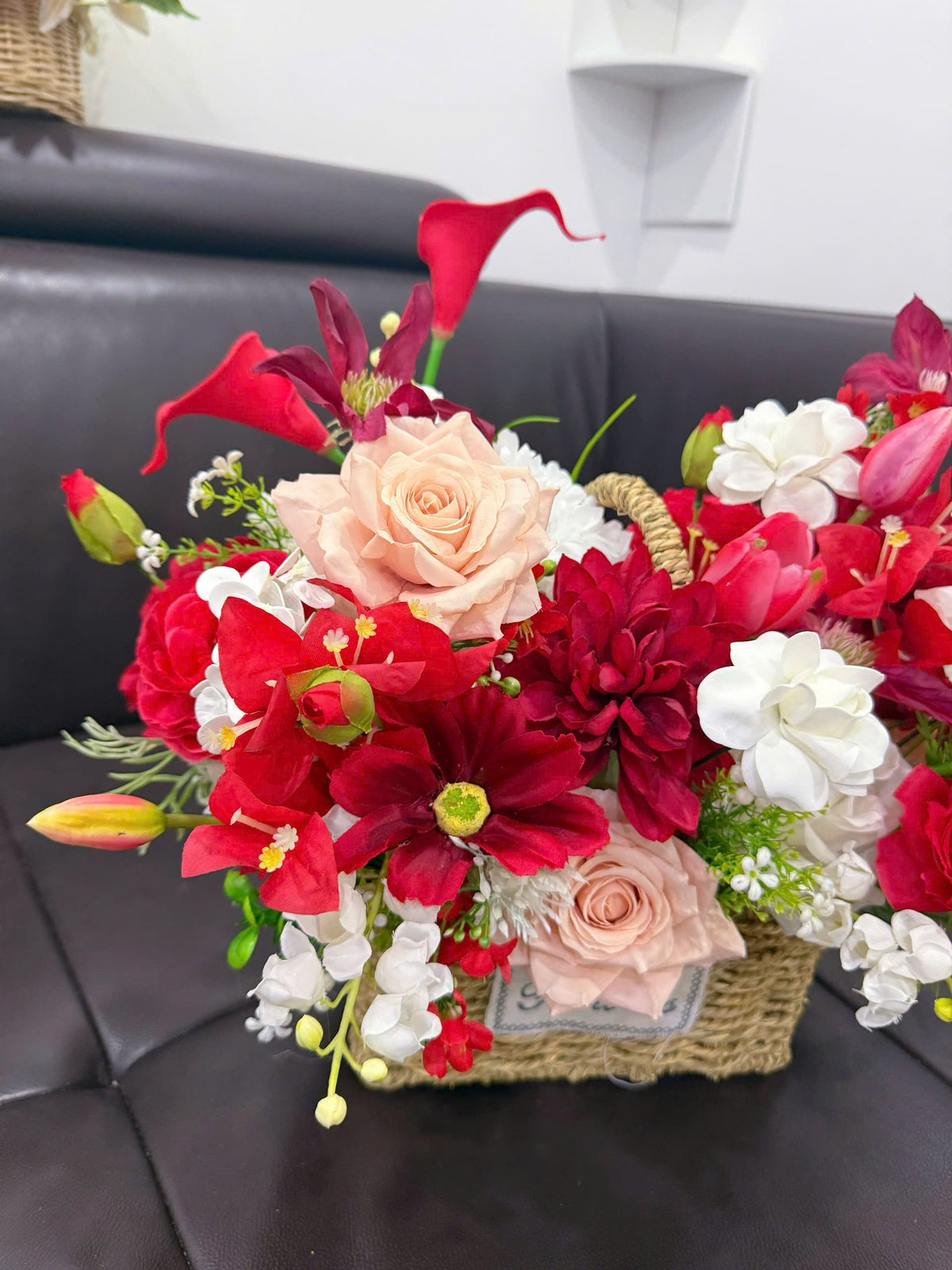 Red & white flower basket ❤️🤍