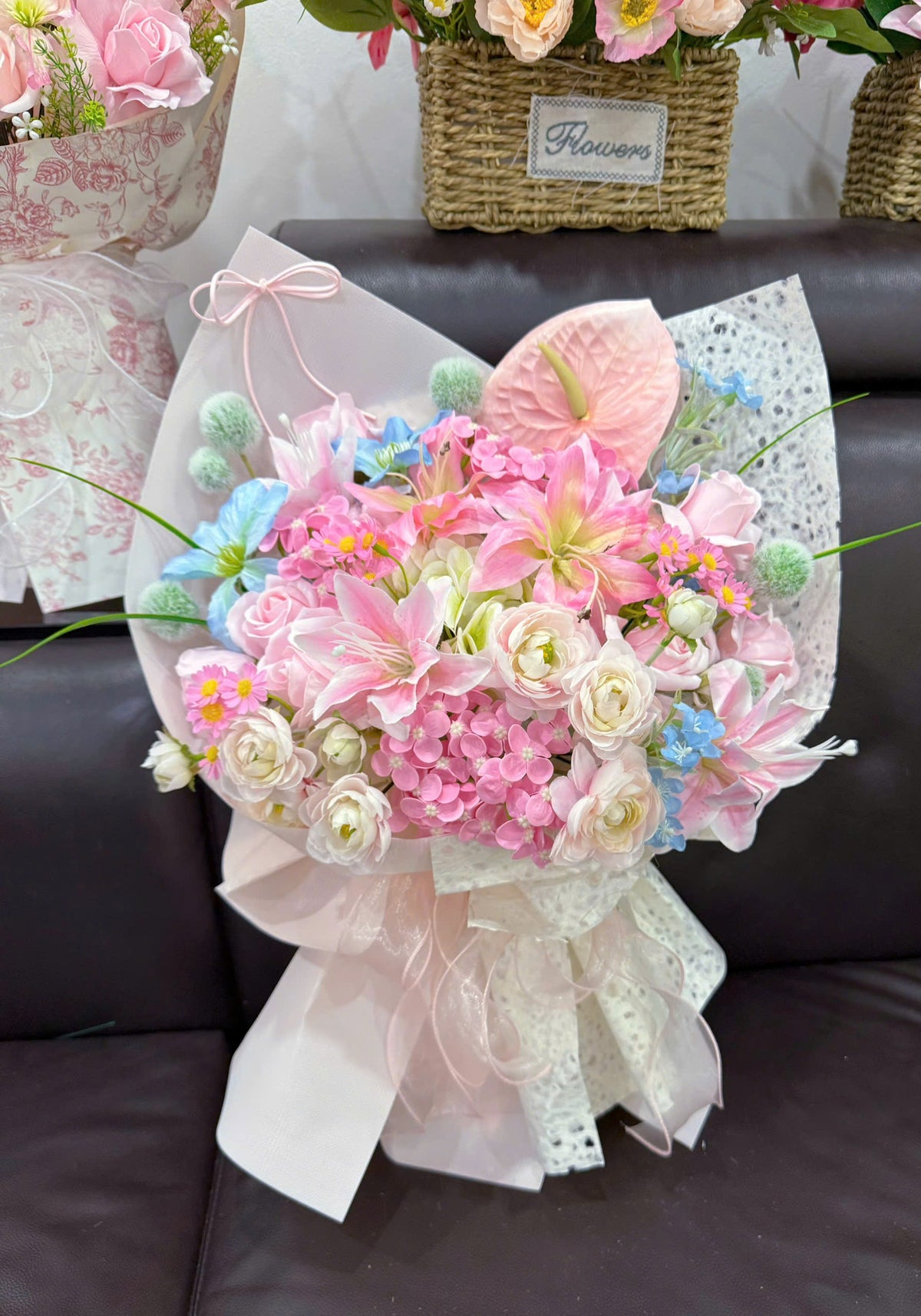 Garden-style bouquet with a mix of flowers 🌸
