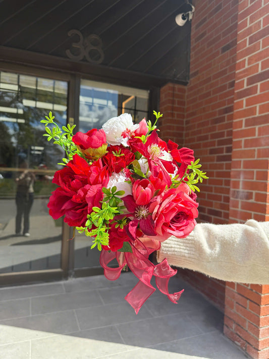 Red-toned bridal bouquet