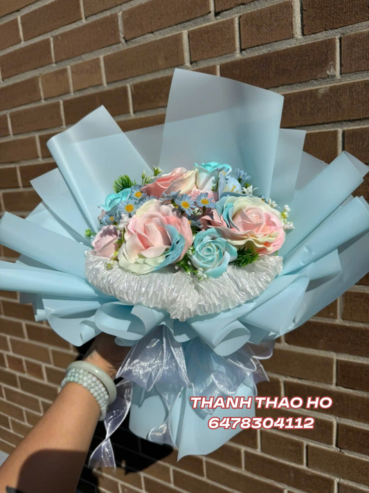 Hoa handmade màu xanh mint nịnh mắt