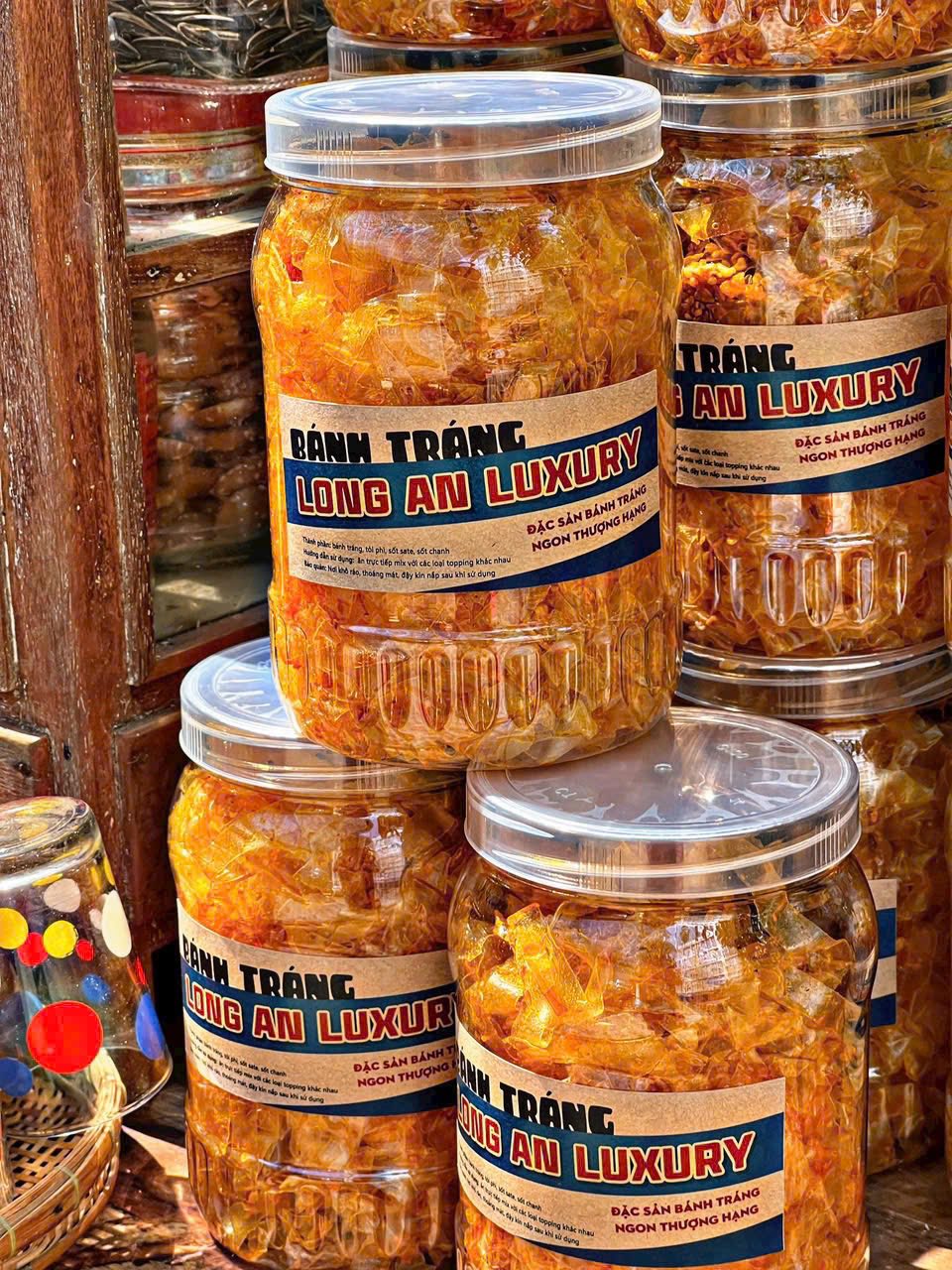 Bánh tráng Long An Luxury kèm sốt sate siêu cay và sốt chanh quyến rũ
