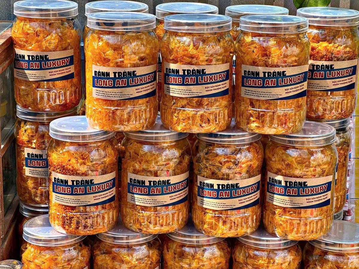 Bánh tráng Long An Luxury kèm sốt sate siêu cay và sốt chanh quyến rũ