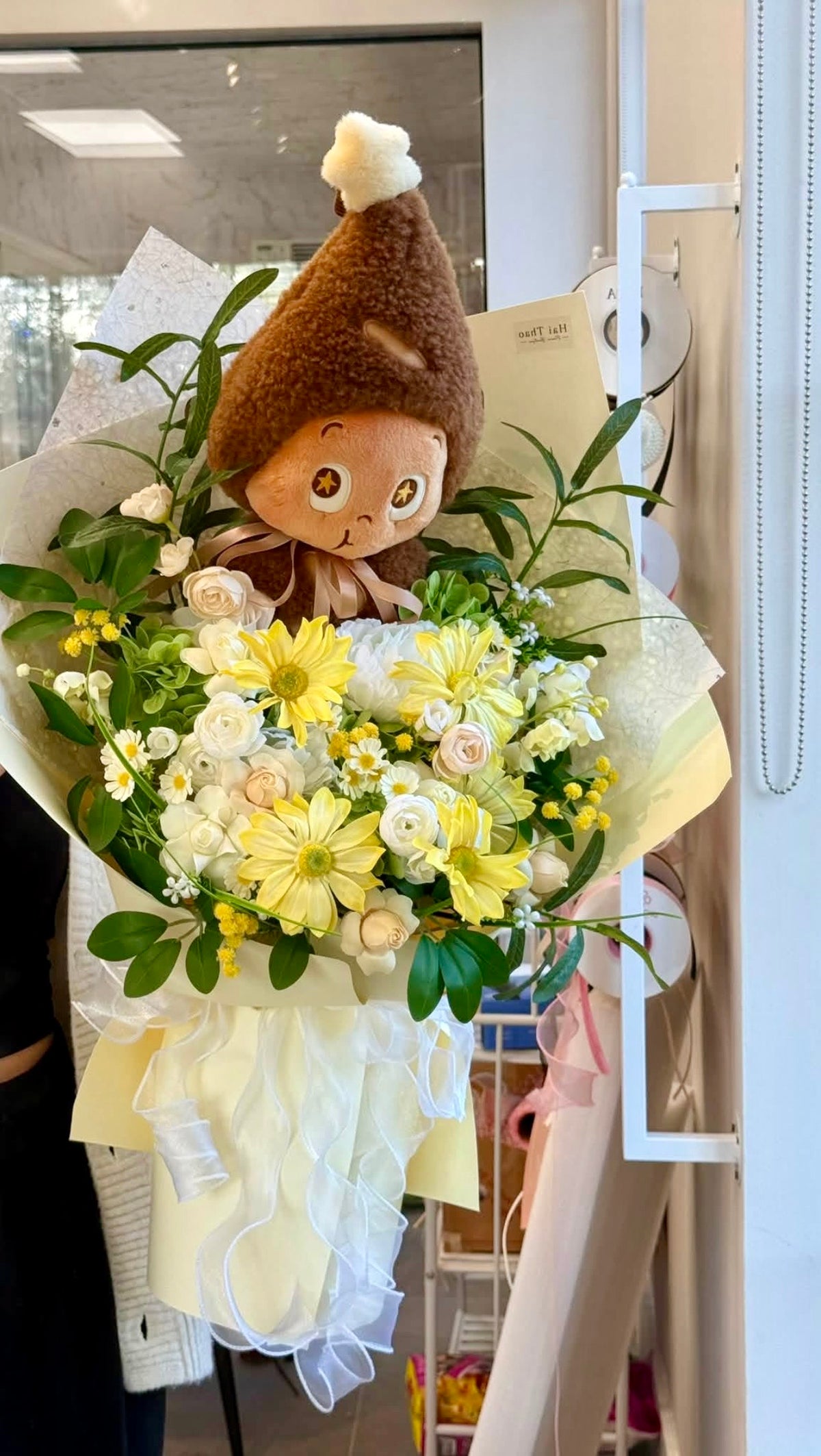 Fresh Flower - Yellow flowers with soft pastel green accents 💛💚