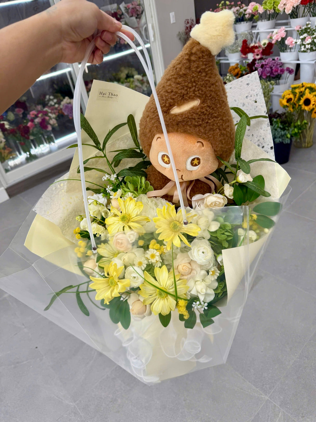 Fresh Flower - Yellow flowers with soft pastel green accents 💛💚