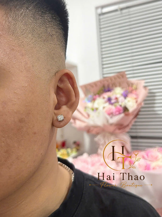 Khách sang thay khuyên bấm thêm 1 lỗ lobe nữa