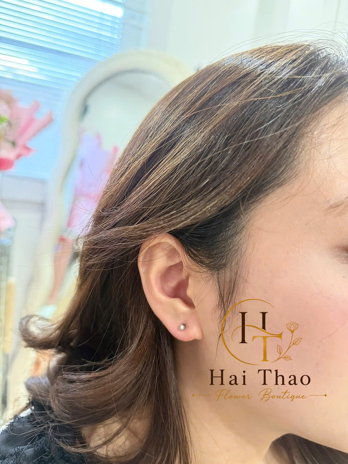 Bấm lỗ lobe - cân đều đối xứng hai bên cho khách