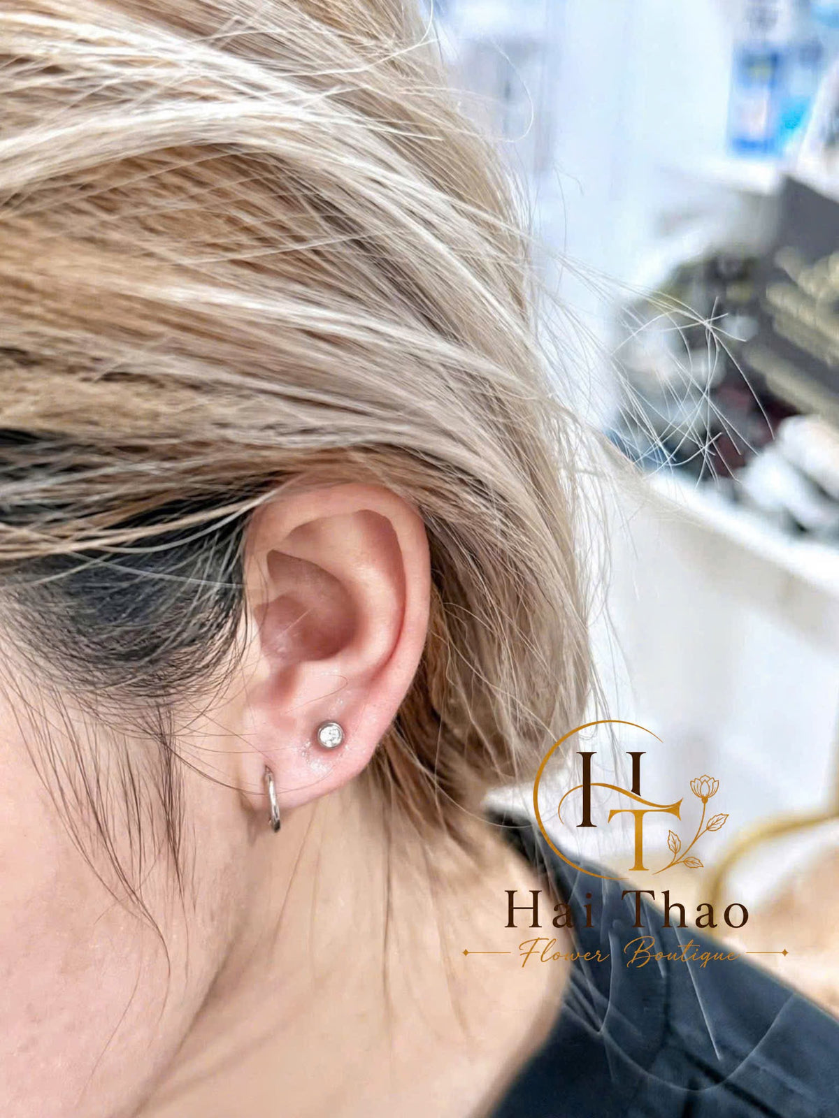 Bấm khuyên vị trí lobe mix uppber lobe