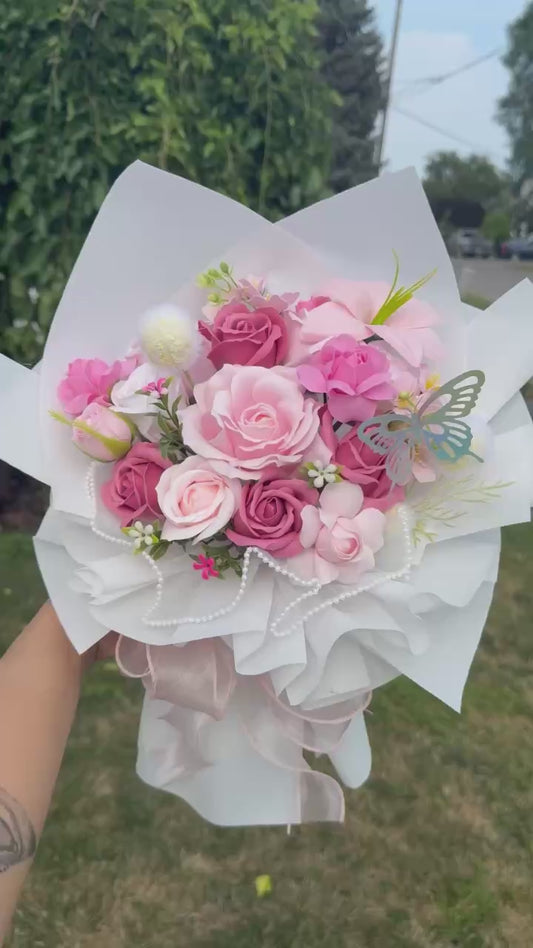 Hoa tone hồng từ nhạt tới đậm