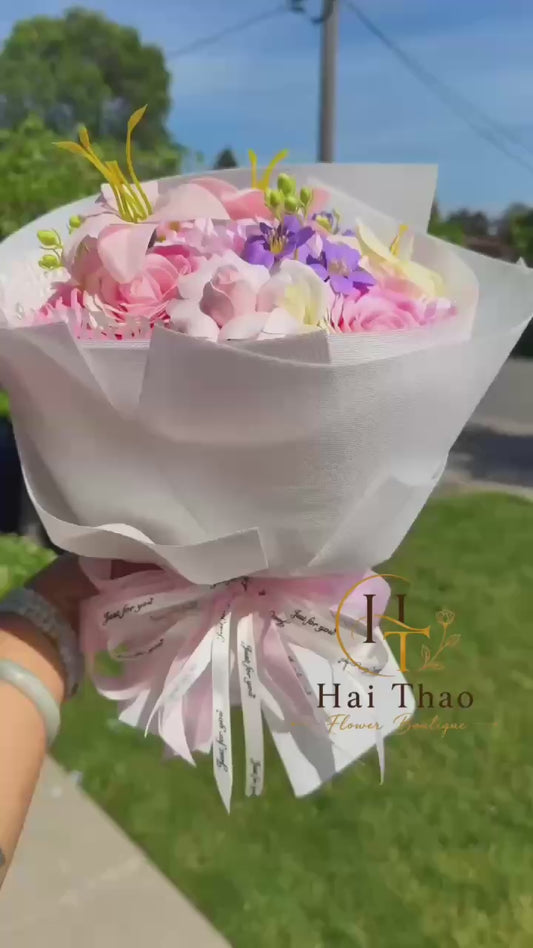 Bó hoa nhiều màu tone xinh iuuuu 💞