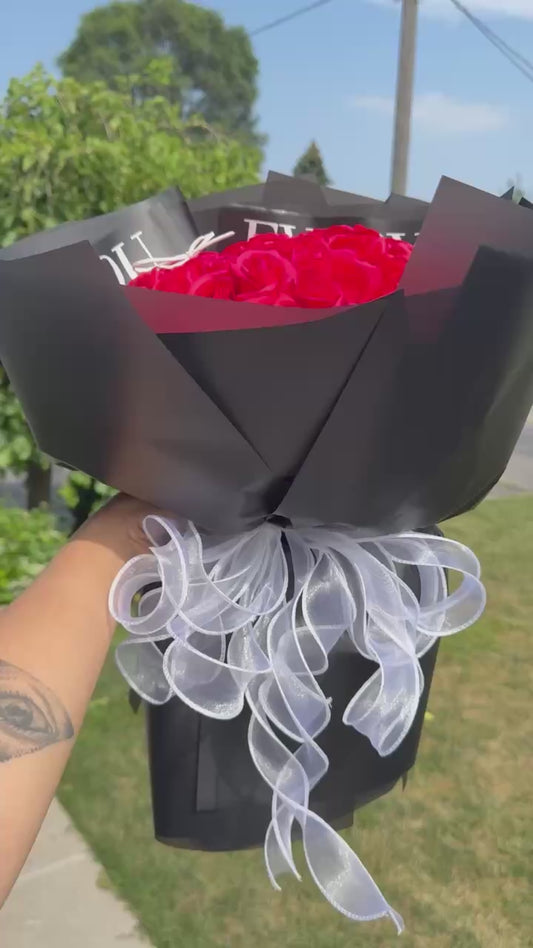 Hoa bó tròn tone đỏ tươi sáng