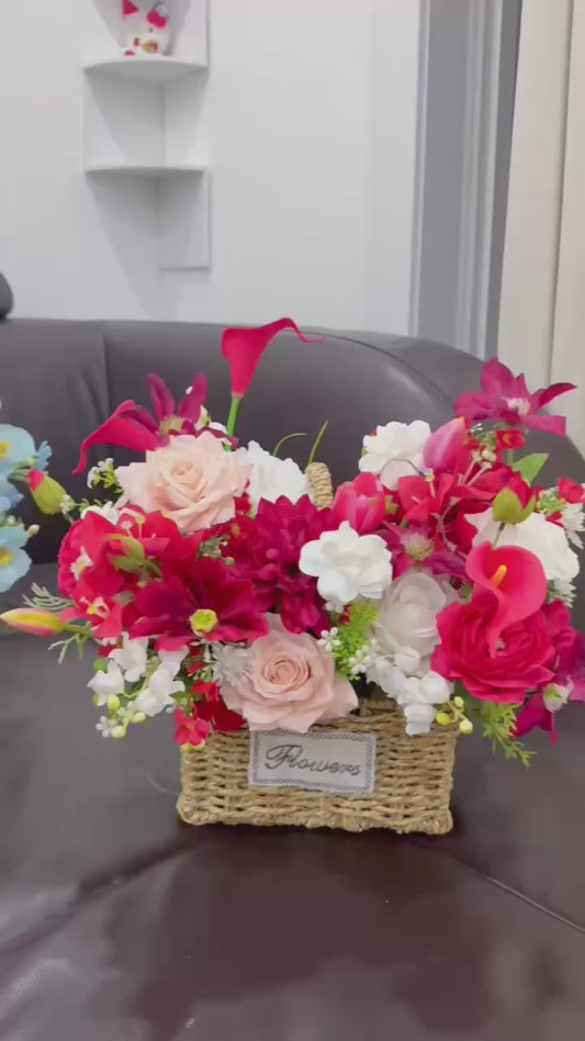 Red & white flower basket ❤️🤍