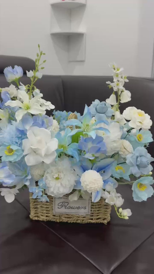 Blue & white flower basket 💙🤍