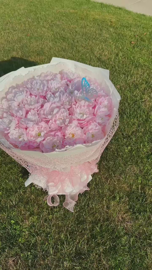 Hoa mẫu đơn tone hồng pastel, phối màu quá dịu keo