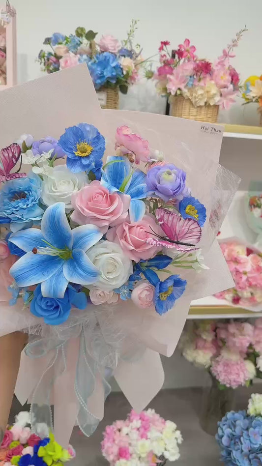 Soap & Silk Flowers – Blue & Pink Mix 💙🌸