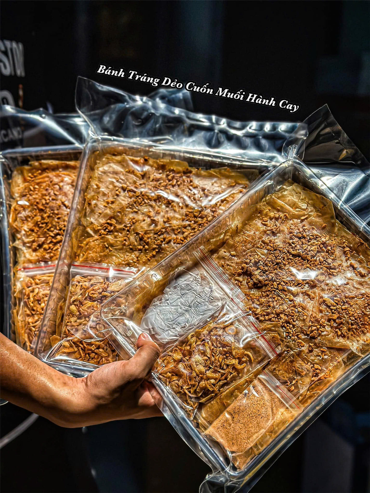 Bánh tráng dẻo cuốn muối hành cay