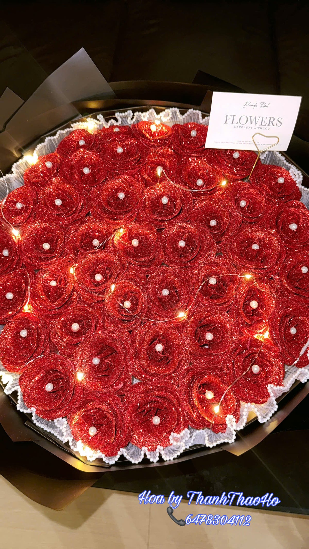 Hoa tone đỏ bling bling